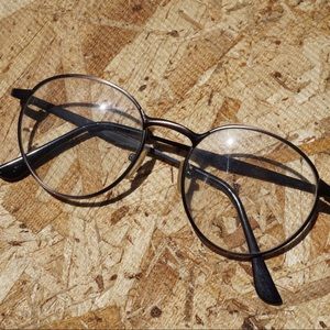 FAKE STYLISH GLASSES.